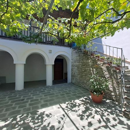 The Stone Arch Inn Гирокастра Экстерьер фото